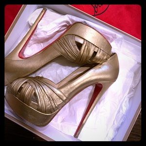 Louboutin Aborina Gold Pump Sandal